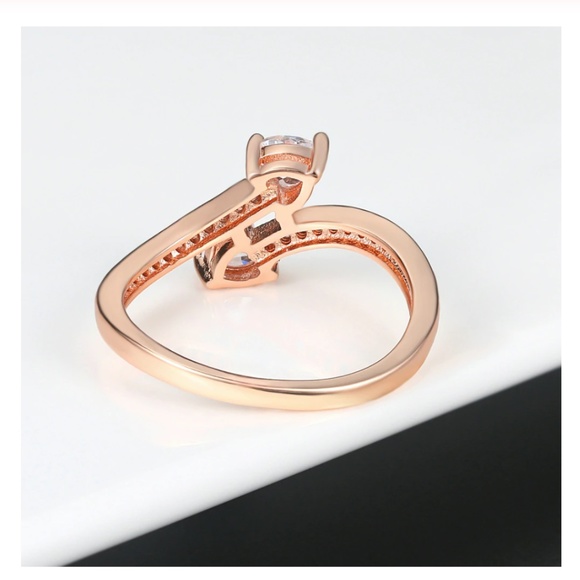 18K Rose Gold Crystal CZ Heart Bypass Ring - Picture 5 of 8